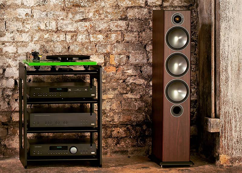 Floor-standers Monitor Audio Bronze 6 and amplifiers