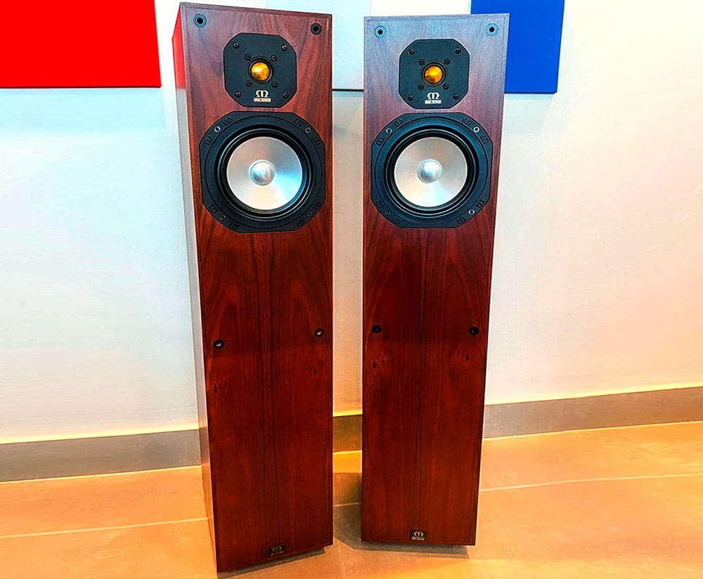 Monitor Audio Studio 20 SE speakers standing on the floor